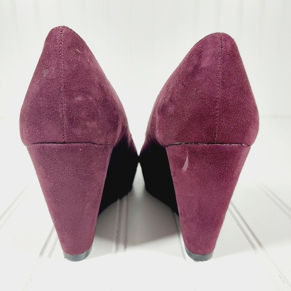Nine West Leighton Red Wine Suede Slip On Wedge Pumps B81 - Picture 6 of 11